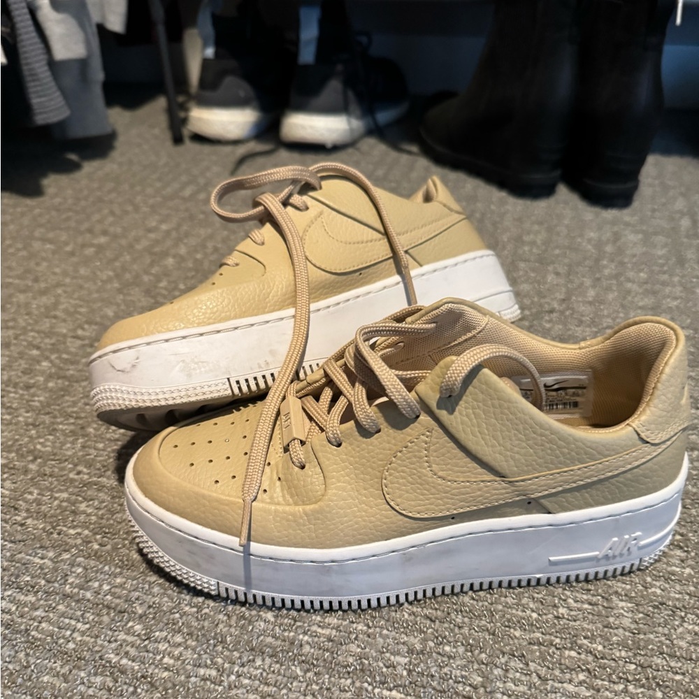 Women’s Nike platform Air Force 1